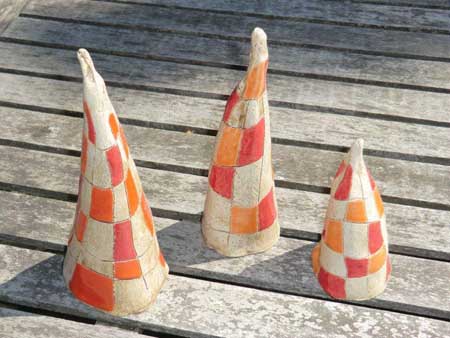 Ton-Kegel Gartenschmuck - NR: 143 - VERKAUFT Ton-Kegel Gartenschmuck - NR: 143 - VERKAUFT